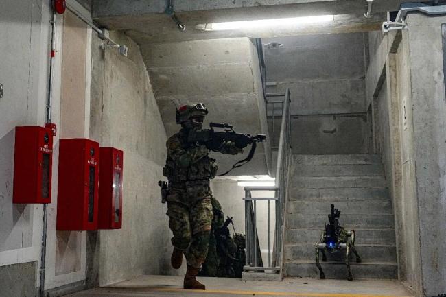 机器狗、无人机齐上阵!直击中新反恐实兵演练现场