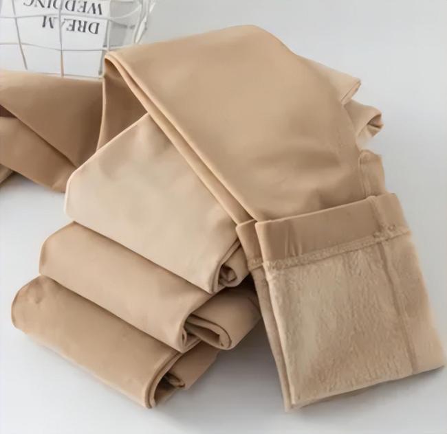 女孩穿“光腿神器”进急诊 医生提醒 紧身衣物需谨慎