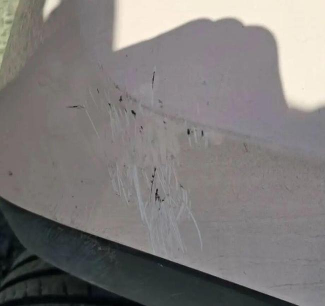 游客大理租车当晚车身被恶意划伤