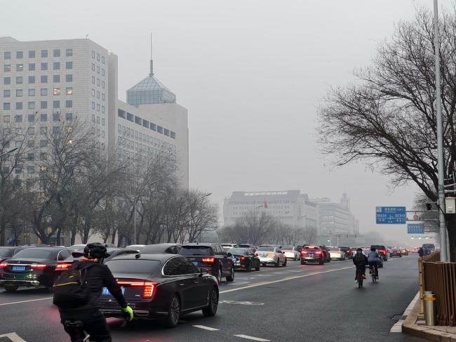 北京今明空气中度污染,分析:跟降雪增湿有一定关系 不利气象条件叠加影响