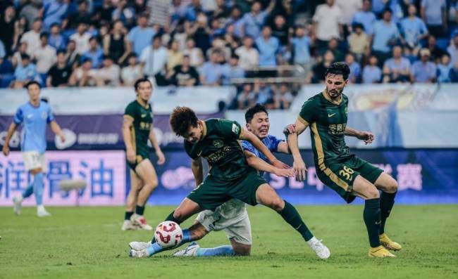 国足亚洲杯悬了?后防线突发一波伤病潮 中卫组合成疑