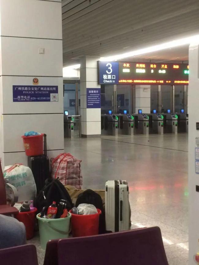 最省钱的打工人坐绿皮火车通勤 性价比之选