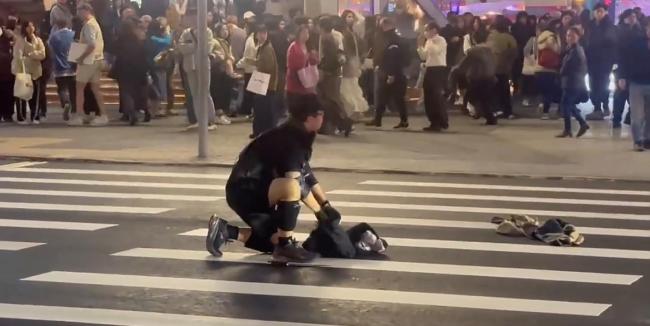 台北攻击事件已致3死6伤：嫌犯坠亡