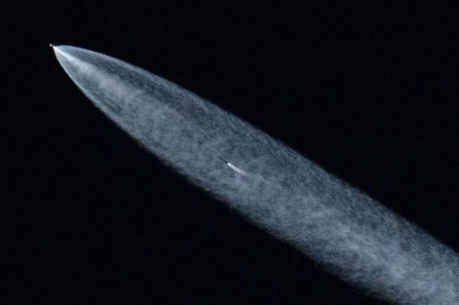 星链卫星发生罕见事故 正在太空翻滚 碎片引发关注