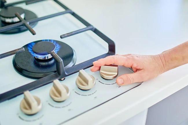 父亲回应儿子玩火烧了自家别墅 大人疏忽酿成大祸