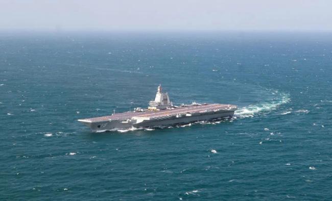 台军为何“紧盯”福建舰通过台湾海峡 高度政治与军事象征意义