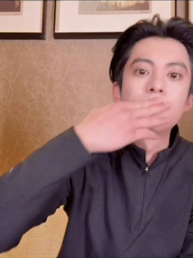 王鹤棣搓澡初体验径直“消一火”