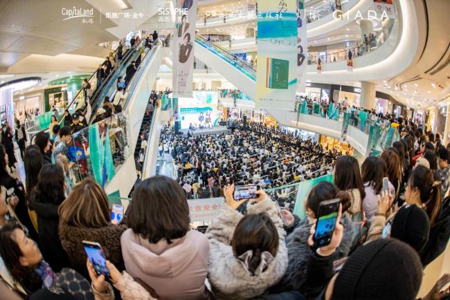 这居然是55岁的鲁豫 耐心与温柔的力量