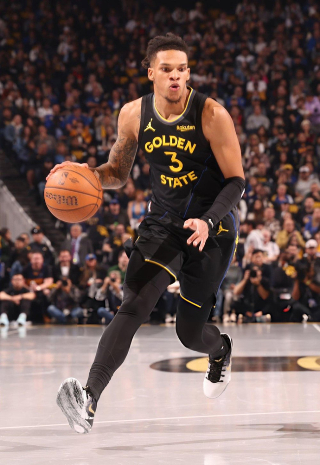 勇士复仇太阳 终结三连败逆袭成功