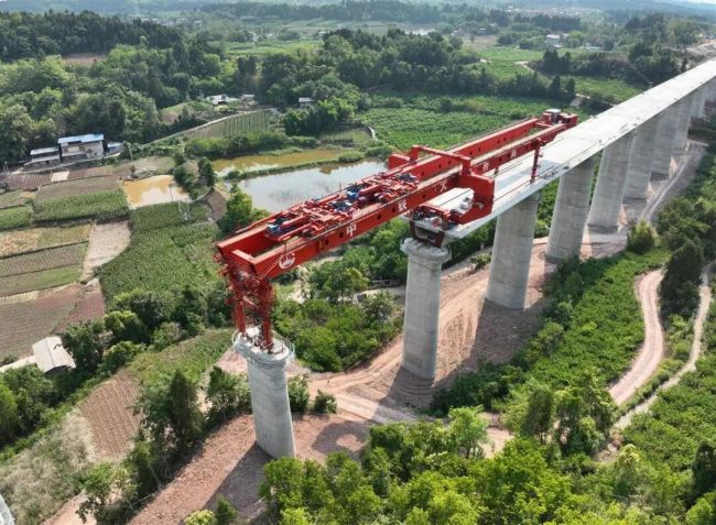 上海将6个多小时飙拢成都 沪渝蓉高铁即将全线贯通