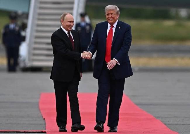 普京为何此时承认自己正在恋爱 柔情展示背后的政治考量