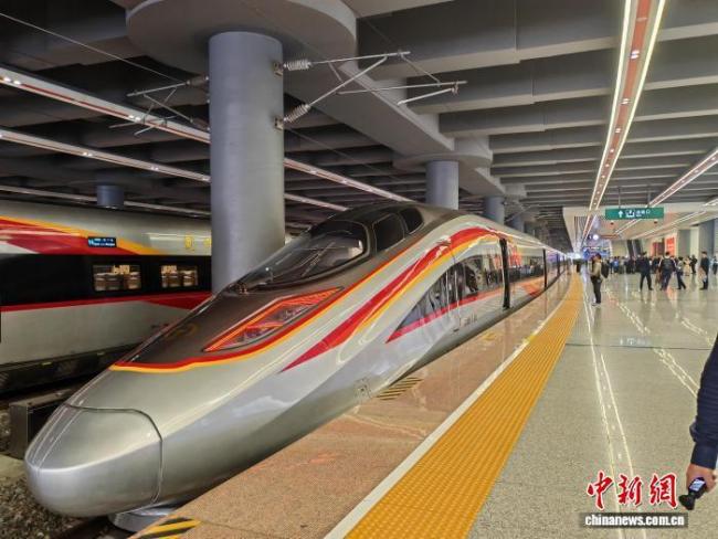 广东两重点高铁线路开通 粤西粤东迈入高铁新时代