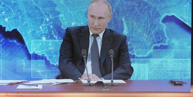 普京为何此时承认自己正在恋爱 柔情展示背后的政治考量