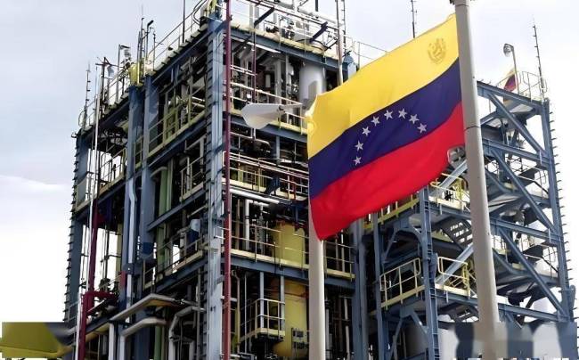 油轮被美军扣押,特朗普这是在玩火! 无耻的盗窃与国际海盗行为