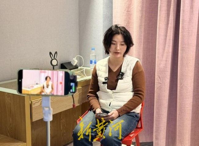 女孩被虐待致死案生父法庭崩溃 量刑改判引发争议