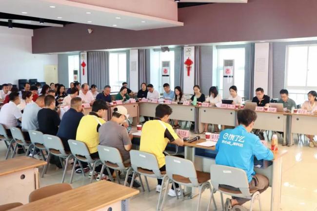 北京一副局长送外卖，“没想到骑手张口就是‘别罚我款’” 体验一线解难题