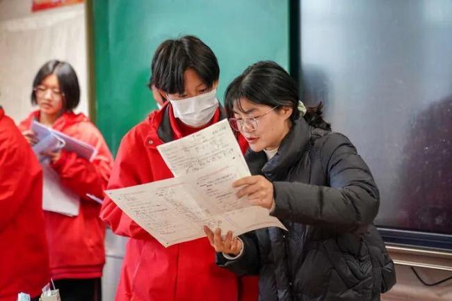 68歲張桂梅有了新愿望 燃燈接力星耀華坪