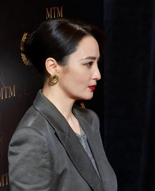 蒋勤勤气场 颜值回春惊艳众人