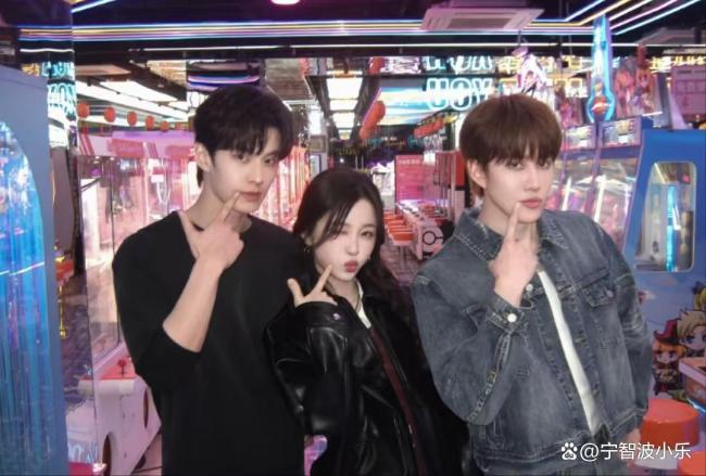 虞书欣双轨开分 热度与争议齐飞