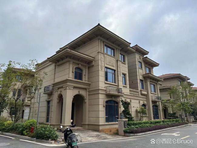 2亿元别墅欠物业费215万元 豪宅八折流拍谜团