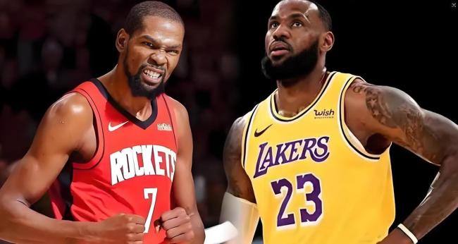 湖人三巨头圣诞合体