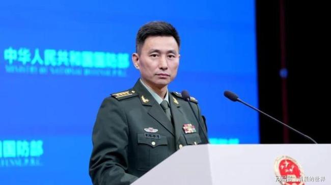 台海再现中美对峙，解放军紧贴台岛，美军逼近底线，台军全程龟缩