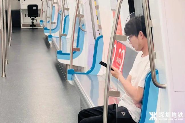 为什么只有地铁的座位是竖着的 提高空间利用率