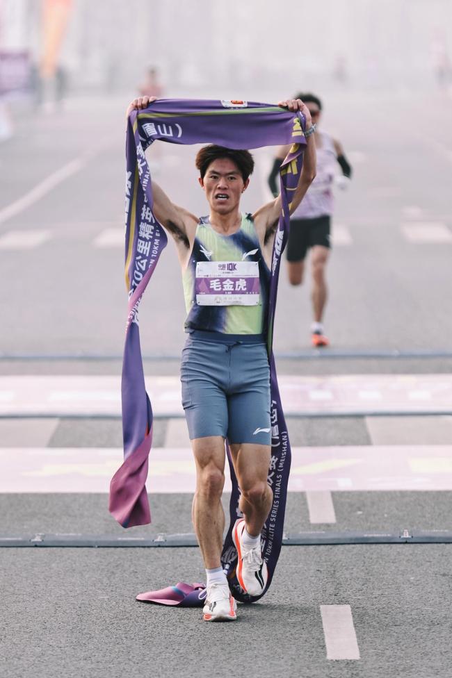 张德顺刷新中国女子10公里路跑成绩 夺冠并创个人最佳