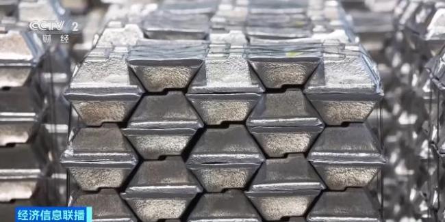 黄金白银巨震原因 避险需求激增