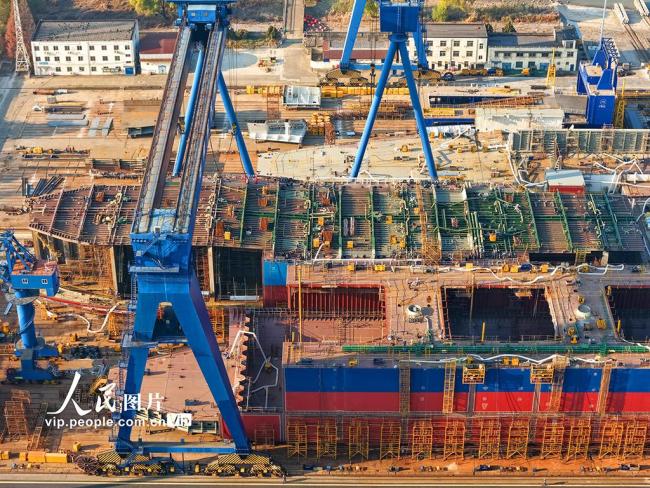 江苏南京：船企赶订单 冲刺“全年红”