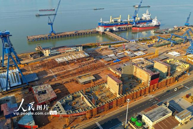 江苏南京：船企赶订单 冲刺“全年红”
