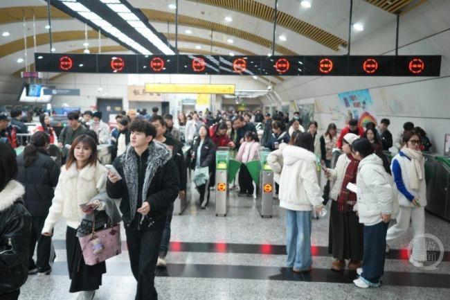 跨年夜重庆轨道交通客运量再创新高