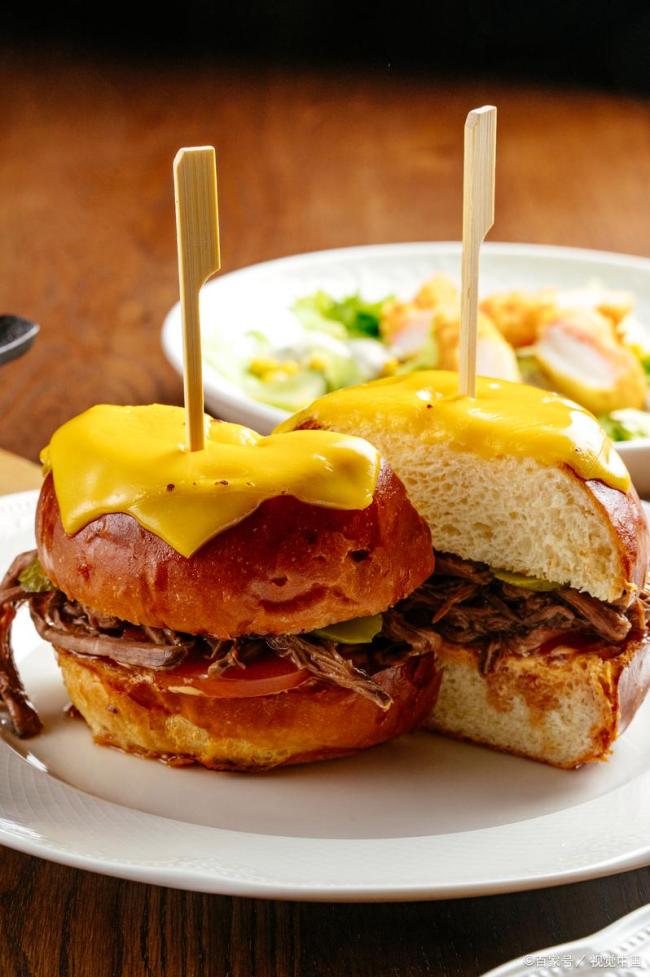 麦当劳海外爆堡来了