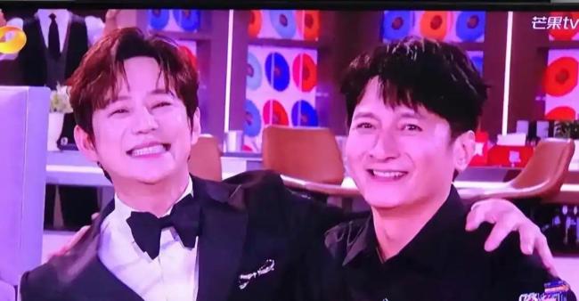 李维嘉跨年夜哭是因为想谢娜了 重逢泪目引爆热搜