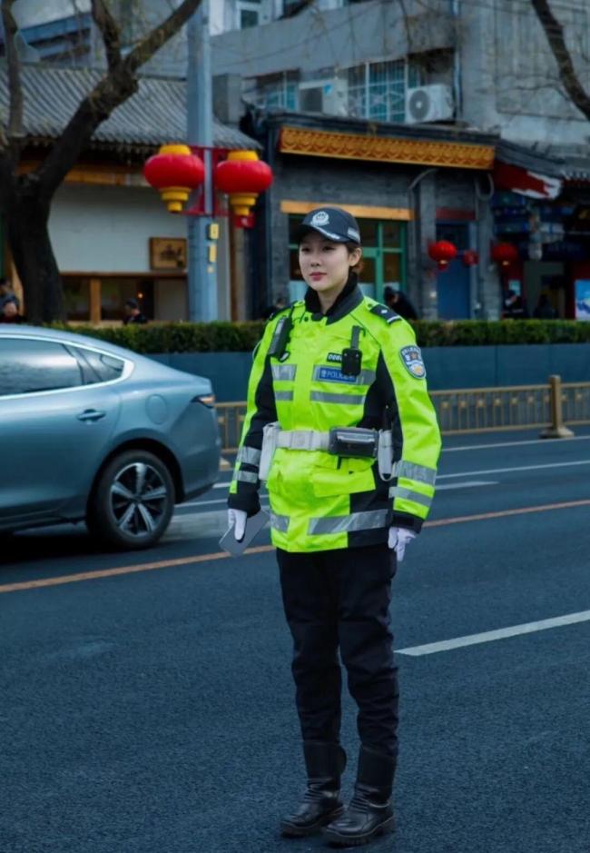 北京鼓楼铁骑警花的坚守和热爱 新年守护之旅