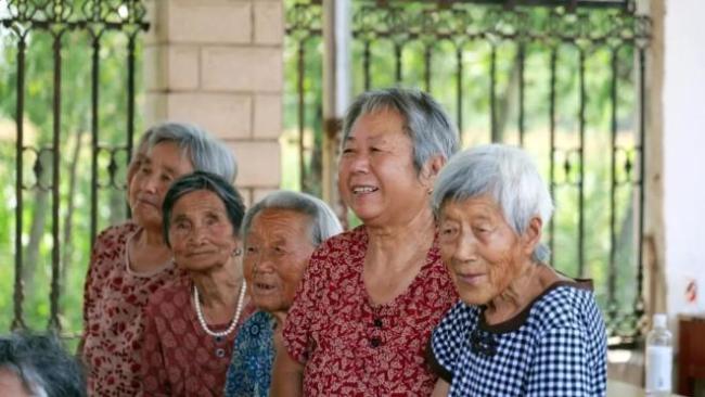 仨妯娌加起来227岁组团养老 晚年生活新典范