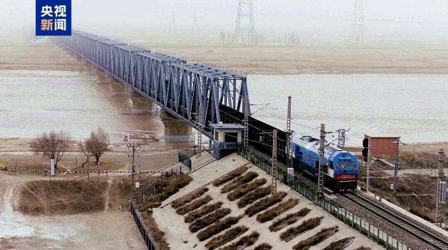 世界首次3.5万吨群组列车试验成功