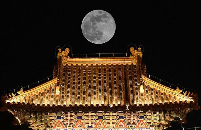 2026首个“超级月亮”现身夜空