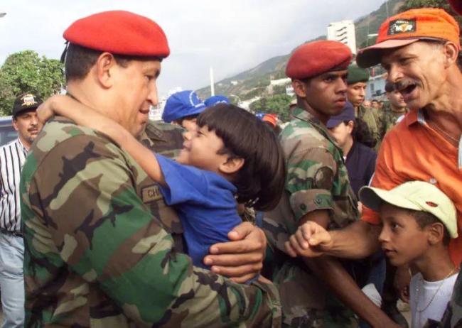 委内瑞拉首都街头画面 爆炸引发紧急状态