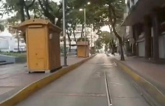 美国突袭后委内瑞拉情况如何 空荡街头与恐慌采购