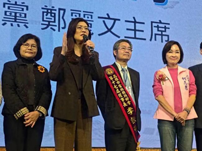 郑丽文挺柯志恩：有专业能顾好下一代 前瞻眼光引领高雄未来