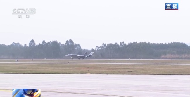 战鹰列阵！直击空军新年开训现场 起飞即战斗