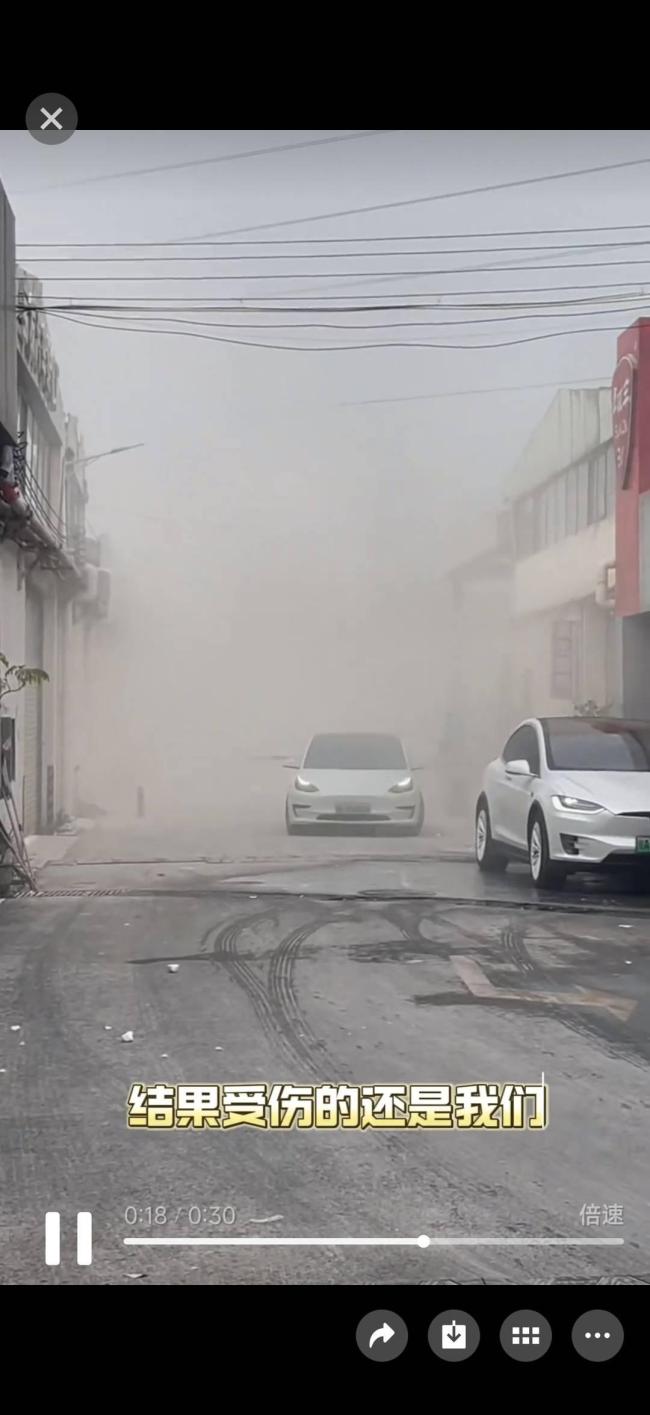 广州一街道回应扬尘逼迁争议 雾炮机操作失误所致