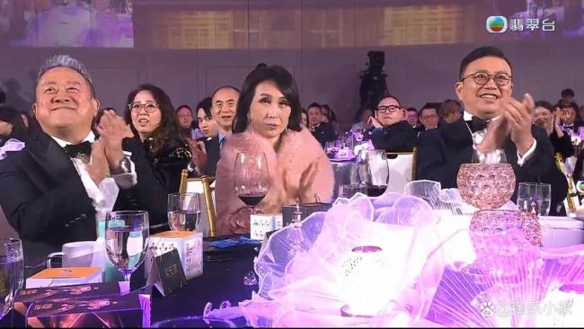 TVB第一个打烂奖杯 小人物奋斗史