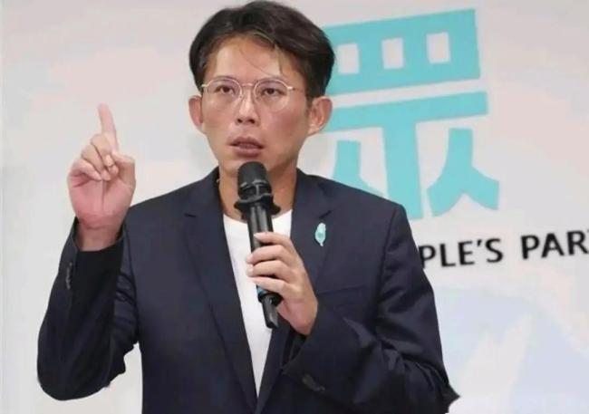 黄国昌自曝已签民代辞职书 民众党团贯彻两年条款
