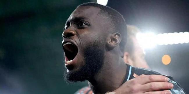 乌帕梅卡诺或留队！拜仁接近与其续约