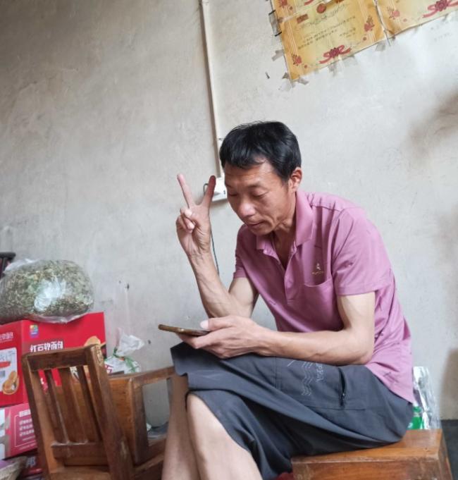 女儿含泪送别爸爸捐献器官救6人 生命以另一种方式延续