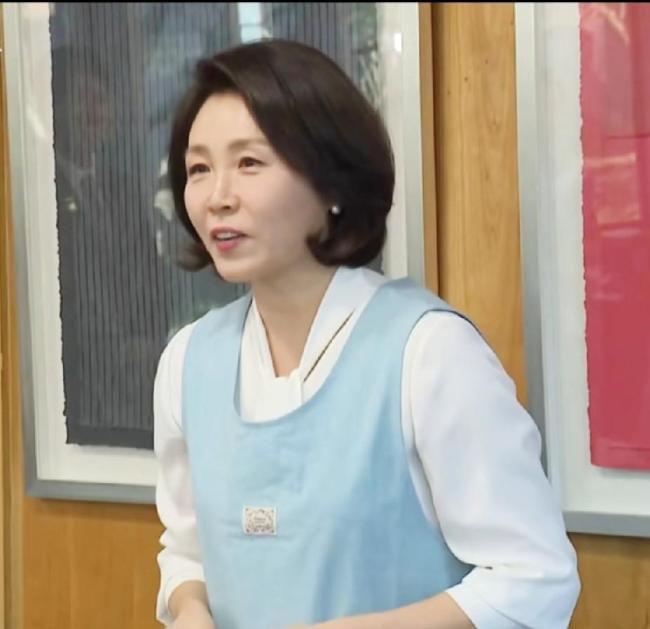 李在明夫人在北京亲手做年糕饺子汤 贤淑品性传递温情