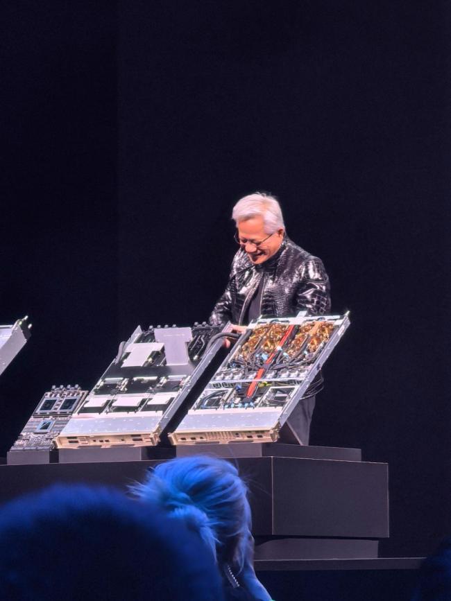 黄仁勋：AI超级芯片平台Rubin全面投产 引领自动驾驶新时代