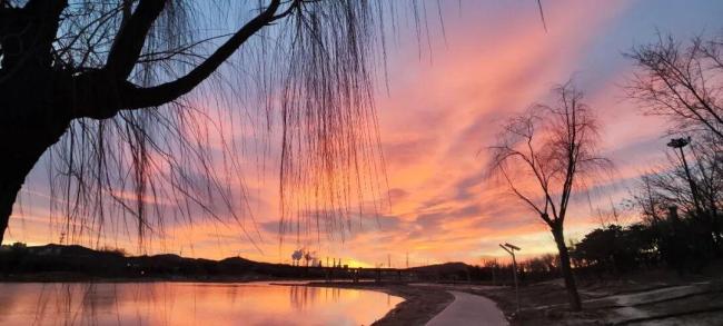 三九将至！北京周末迎冷空气“组合拳”，山区飘雪 7级阵风齐登场 气温骤降注意保暖